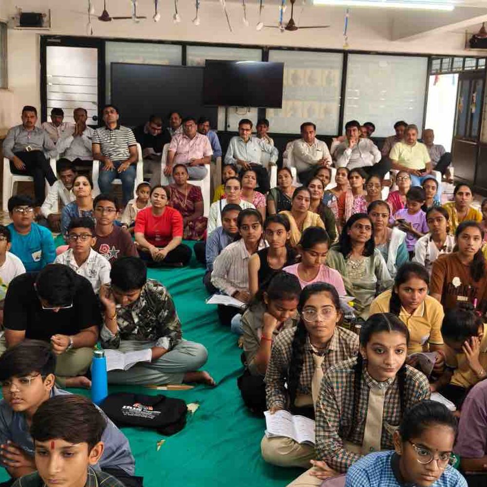 મોરબીમાં ભારત વિકાસ પરિષદે ‘ભારત કો જાનો’ પ્રશ્નમંચ યોજ્યો:નીલકંઠ વિધાલય ખાતે 33 શાળાઓએ ભાગ લીધો, સાર્થક અને સરદાર પટેલ વિજેતા બન્યા