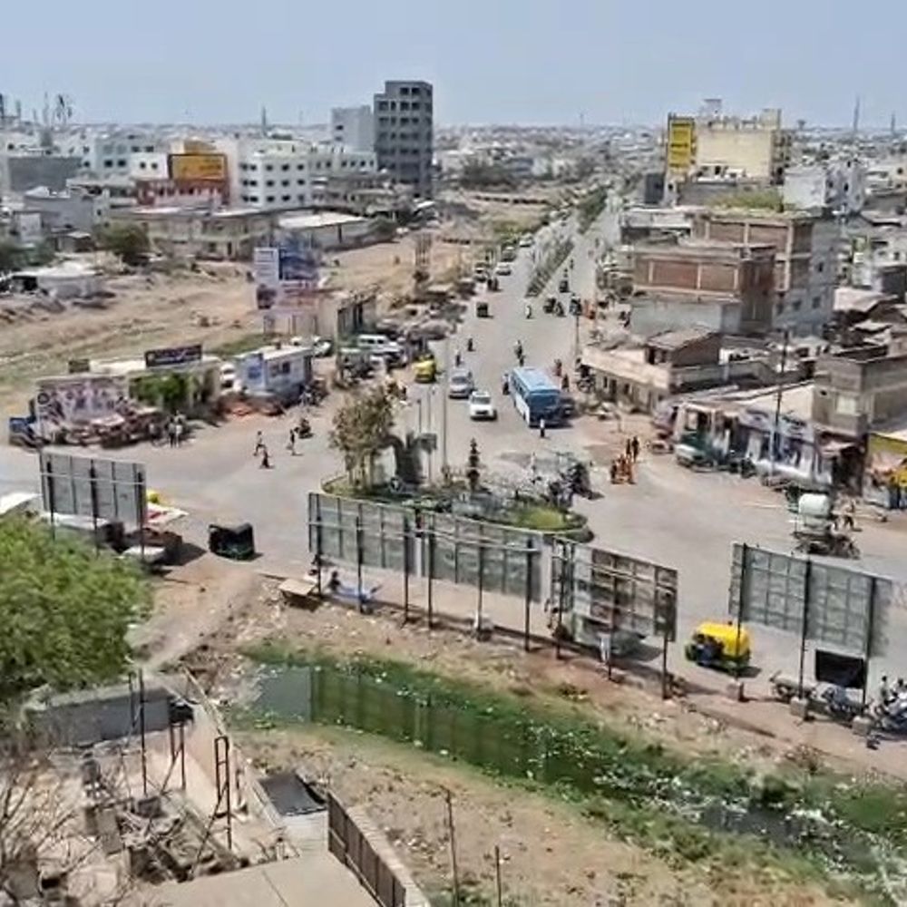 બોટાદમાં ટ્રાફિક સમસ્યા નિવારવા જાહેરનામું પ્રસિદ્ધ:સાળંગપુરથી પાળીયાદ રોડ વન-વે, પીક અવર્સમાં ભારે વાહનોને શહેરમાં પ્રવેશબંધી