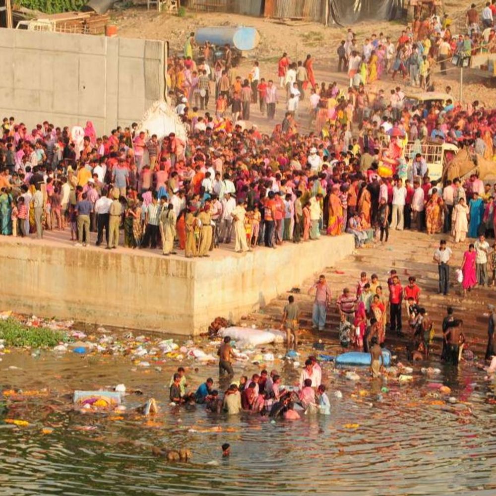 અમદાવાદીઓ ખાસ વાંચજો:ગણેશ વિસર્જને બપોરે 1 વાગ્યાથી રિવરફ્રન્ટ સહિતના મુખ્ય માર્ગો બંધ, પોલીસ કમિશનરે જાહેર કર્યા વૈકલ્પિક રૂટ્સ અને નો-પાર્કિંગ ઝોન
