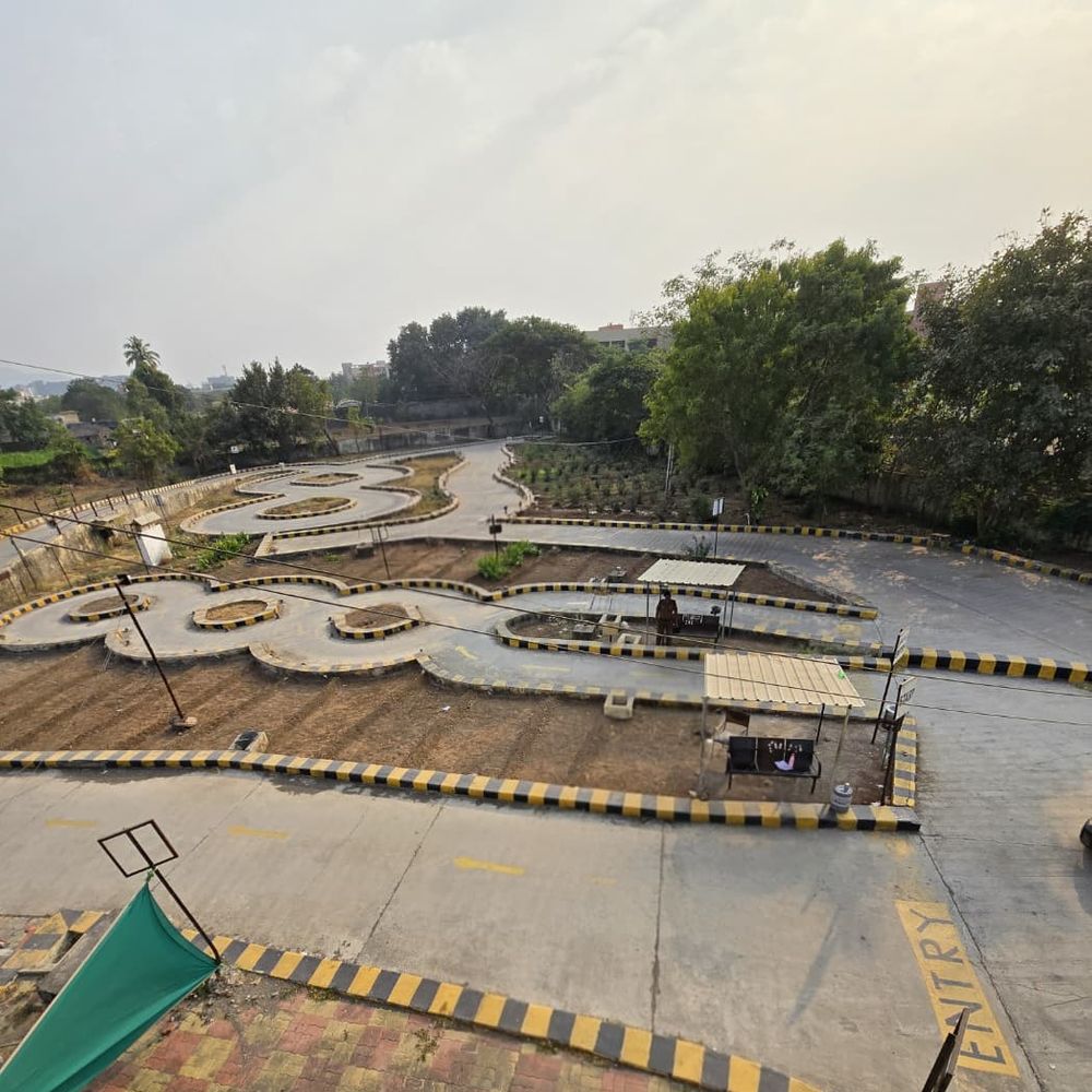 આરટીઓ ટ્રેક બંધ: ટેકનિકલ ખામીથી 110 અરજદારોને ધક્કો, કામકાજ ઠપ્પ