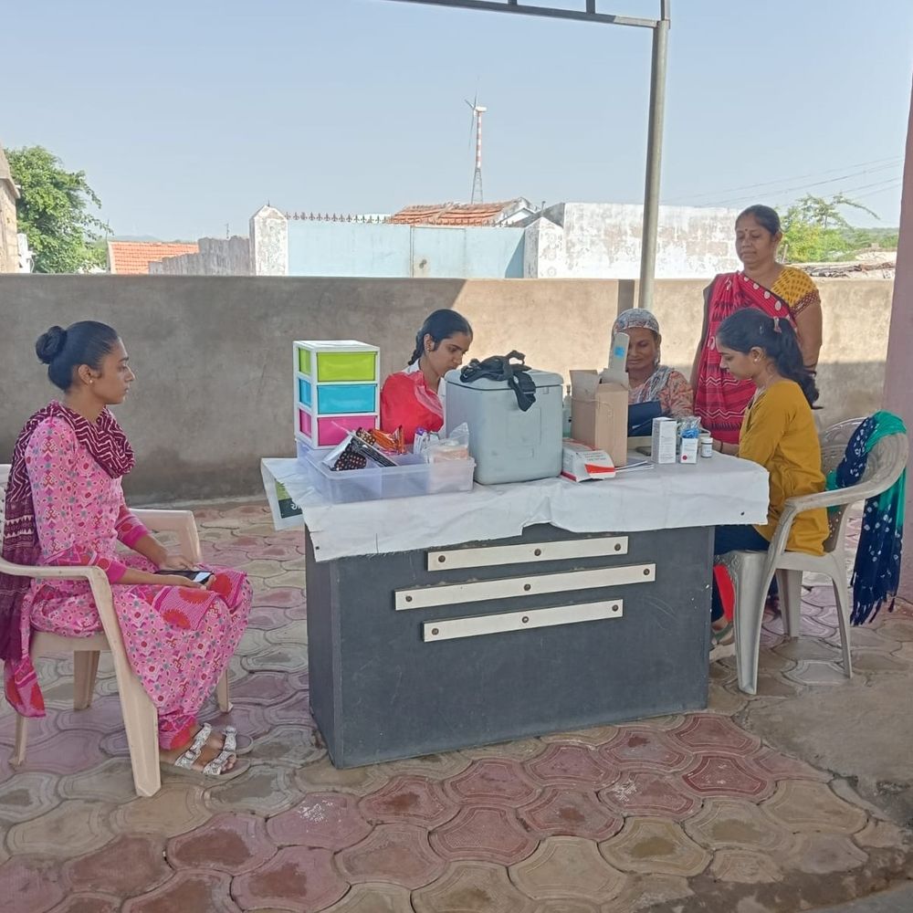 કચ્છમાં આરોગ્ય વિભાગે 'સેવા સંકલ્પ' અભિયાન ચલાવી સેવાઓ વધારી:સ્વચ્છતા, આયુષ્માન કાર્ડ, રક્તદાન અને પોષણ કીટ સહિતની કામગીરી કરાઈ