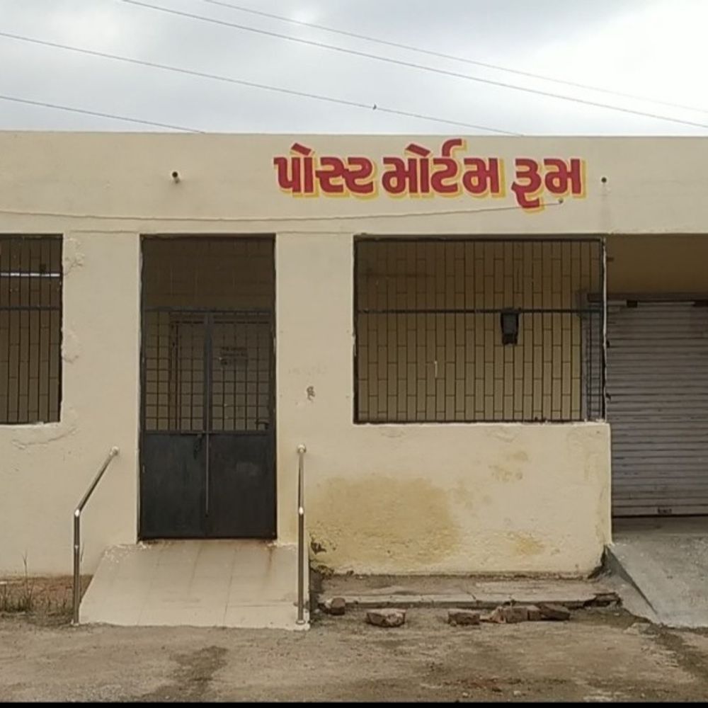 ચા ન મંગાવતા મિત્રએ કરી મિત્રની હત્યા:સુરેન્દ્રનગર નવા જંકશન પાસે મિત્રના ગળા અને માથામાં છરીના ઘા ઝીંકીને હત્યા કરી, આરોપી ફરાર
