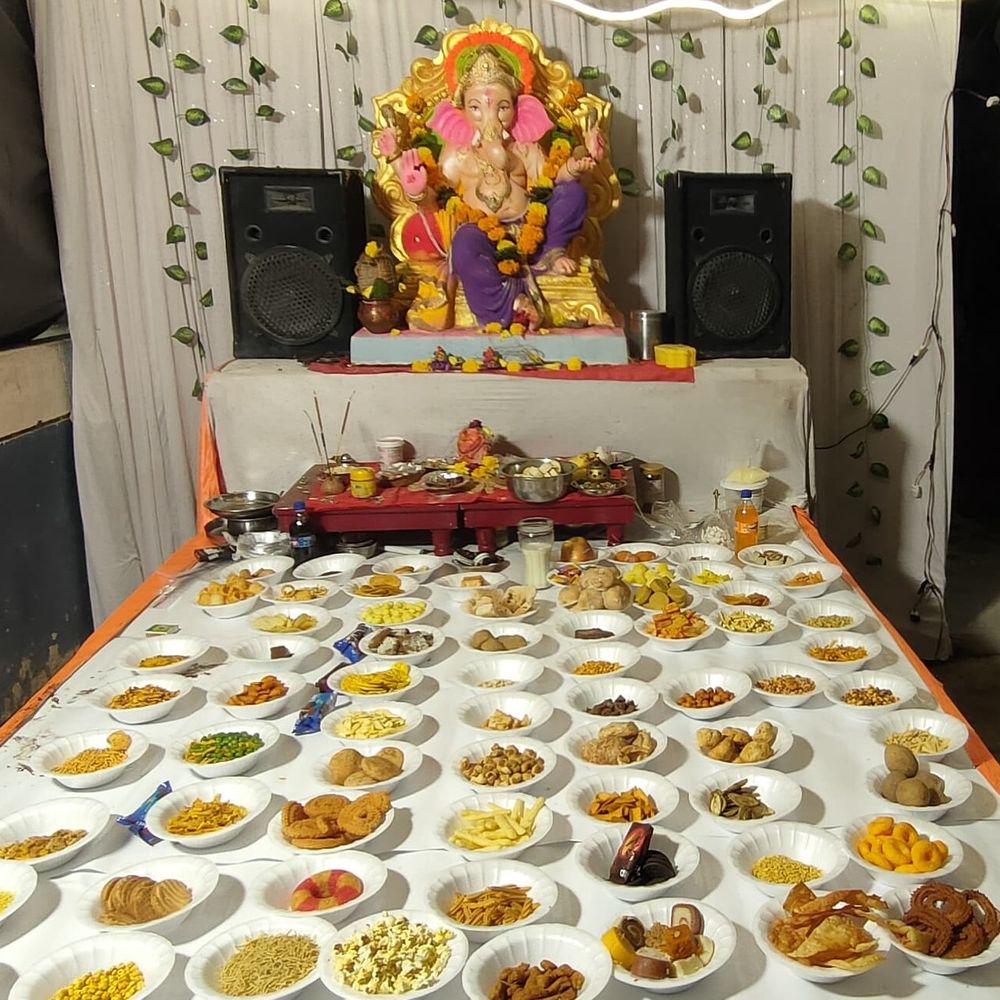 જામનગરમાં ક્રિષ્ના કુટીર કે રાજા ગણેશ મહોત્સવ યોજાયો:પટેલ કોલોની શેરી નંબર 10 ખાતે અણકોટ દર્શન અને મહા આરતીમાં ભક્તો ઉમટ્યા
