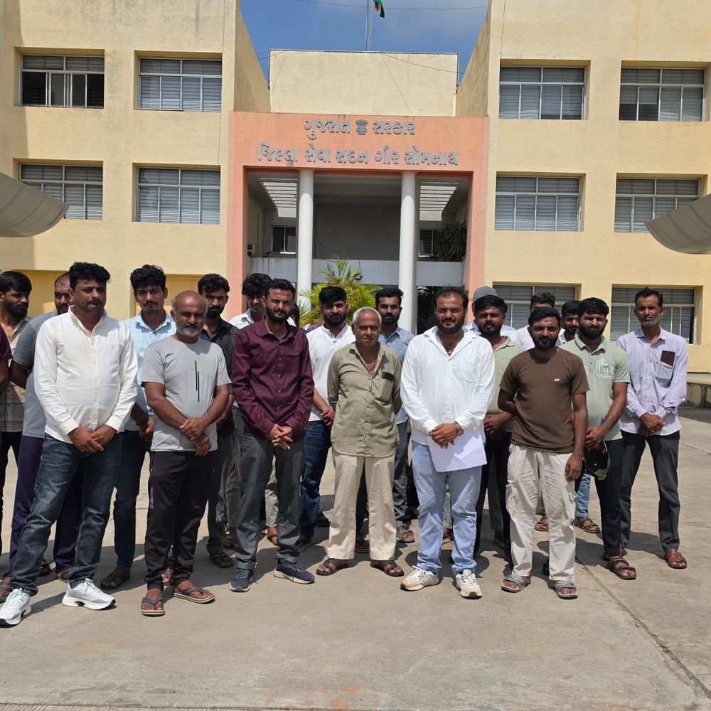 હિરણ-૨ ડેમમાંથી ઉદ્યોગોને પાણી બંધ કરવા માંગ:ઉમરેઠીના ગ્રામજનોની કલેક્ટરને રજૂઆત, વરસાદની અછતથી પીવાના પાણીની કટોકટીની ભીતિ