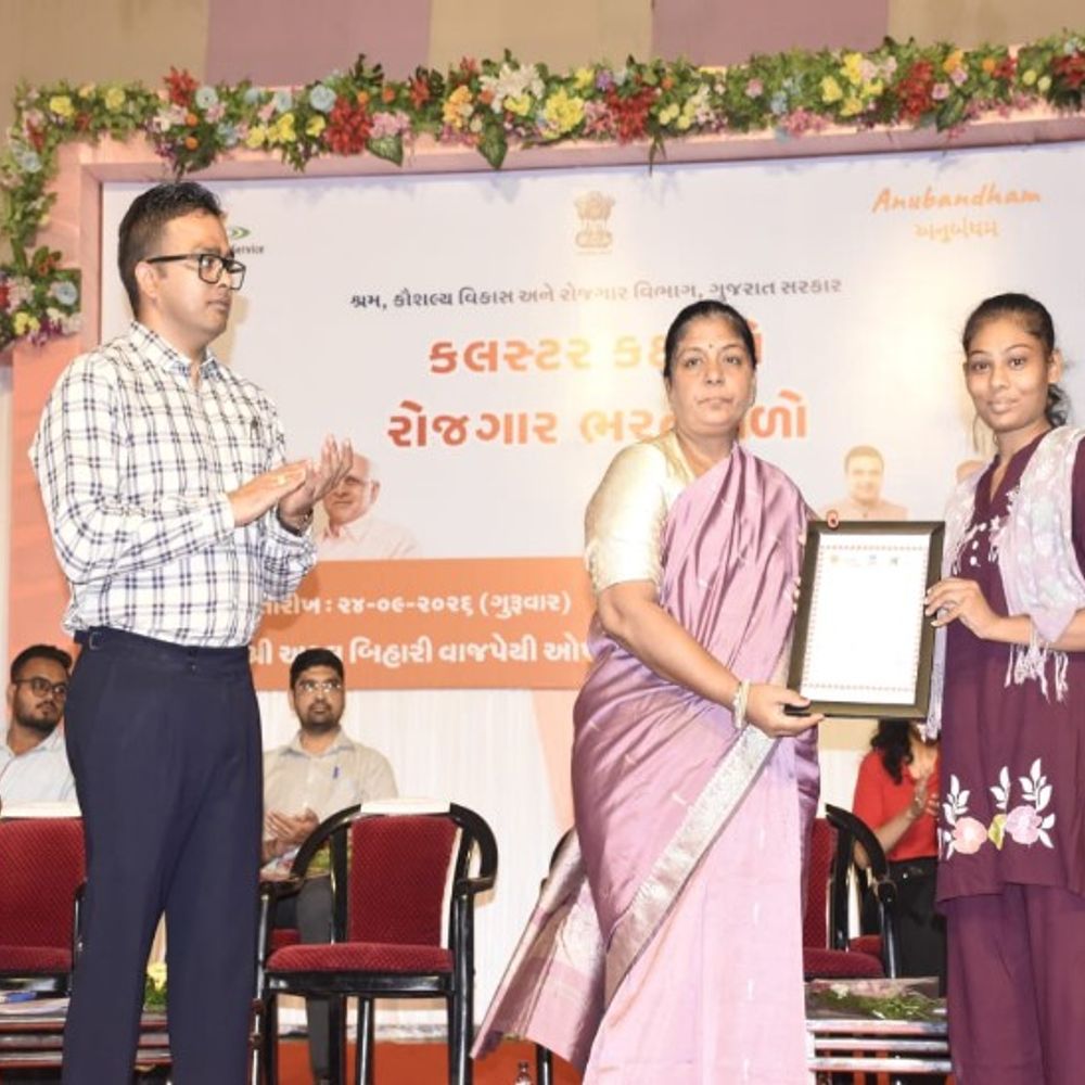 ભાવનગર-અમરેલી-બોટાદના યુવાનો માટે ક્લસ્ટર કક્ષાનો રોજગાર ભરતીમેળો યોજાયો:રોજગારની સાથે સ્વરોજગારની તકો થકી યુવાનોને આત્મનિર્ભર બનાવવાનો સરકારનો સંકલ્પ : કેબિનેટ મંત્રી કુંવરજીભાઇ બાવળીયા