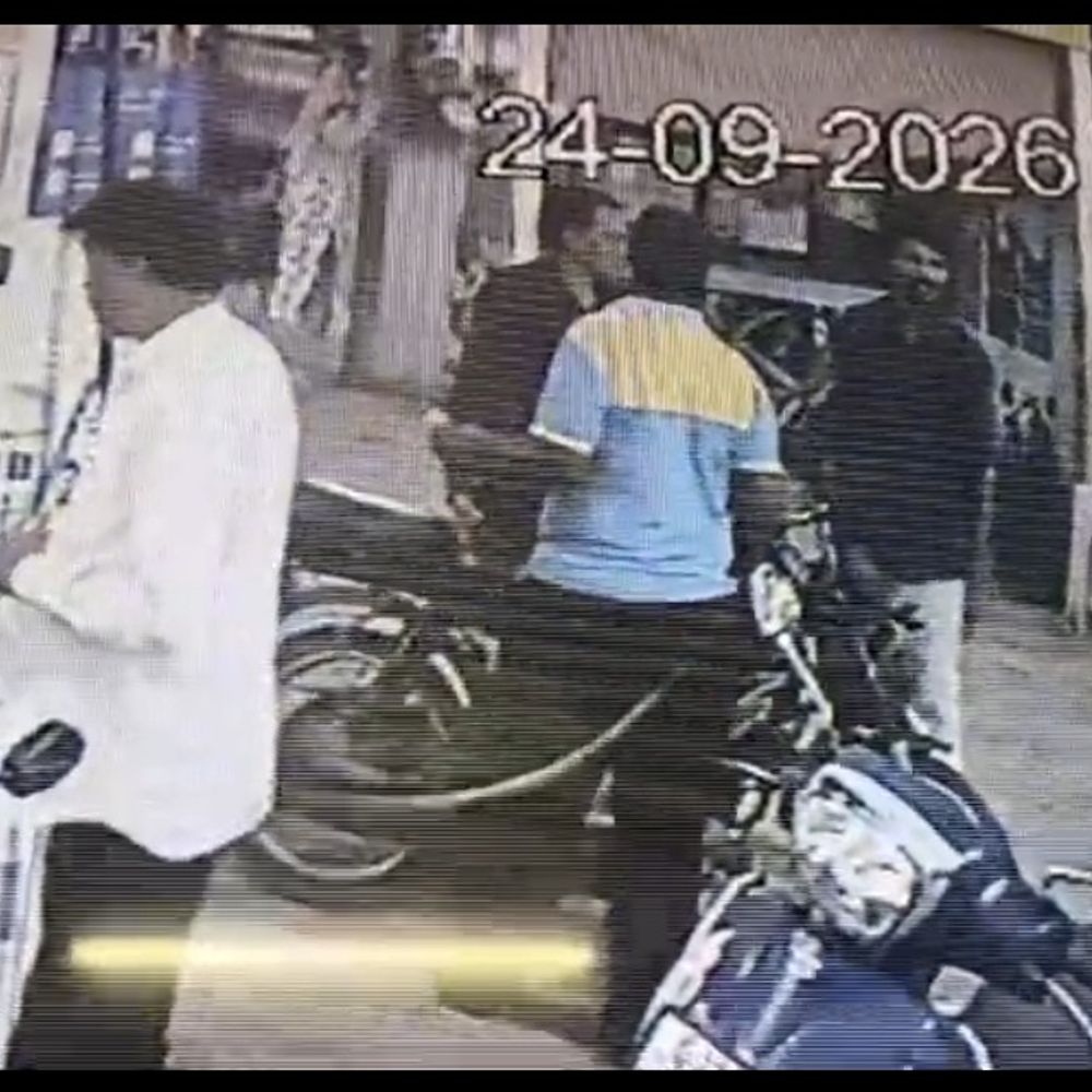 મહુવામાં પેટ્રોલ ભરાવતા જ XL ગાડીમાં લાગી આગ:CCTV ફૂટેજ આવ્યા સામે, કર્મચારીઓની સમયસૂચકતાથી ટળી મોટી જાનહાનિ