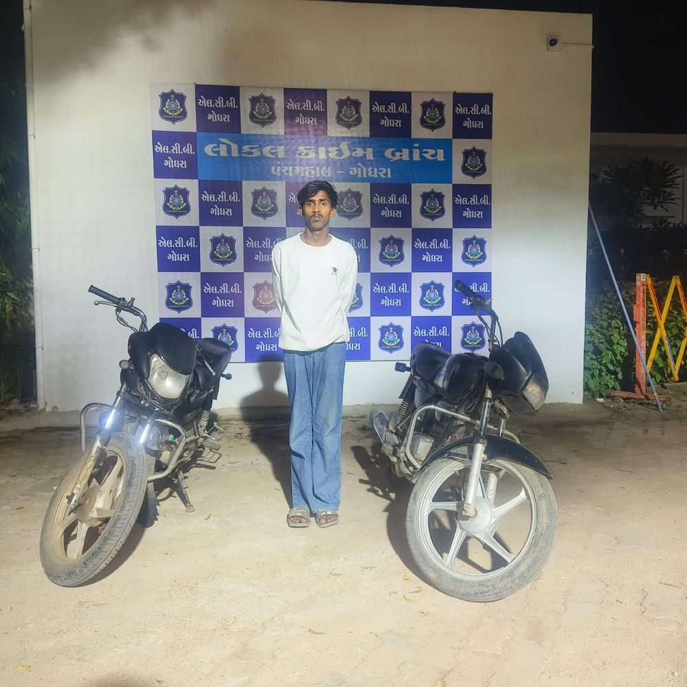 ગોધરા LCBએ ચોરીની 2 બાઈક સાથે એકને પકડ્યો:2 ચોરીના ગુના ઉકેલાયા, એક વર્ષથી ફરાર વોન્ટેડ આરોપી પણ ઝડપાયો