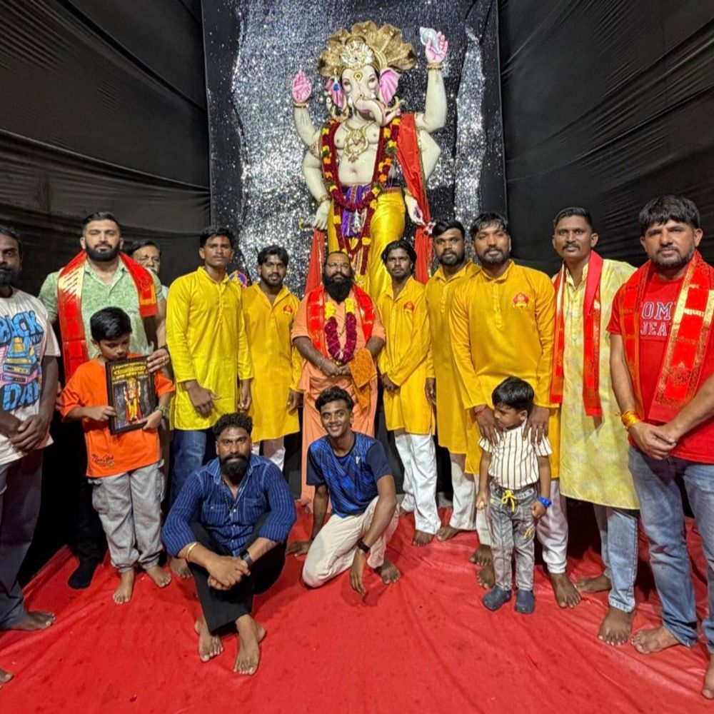 કુબેરનગર ગણેશ ઉત્સવમાં પ્રવીણ પિલ્લાઈનું સન્માન:સાઉથ ઇન્ટરડિસિપ્લિનરી સ્કૂલના MDનું શ્રી તુલજા ભવાની મંડળ દ્વારા સન્માન