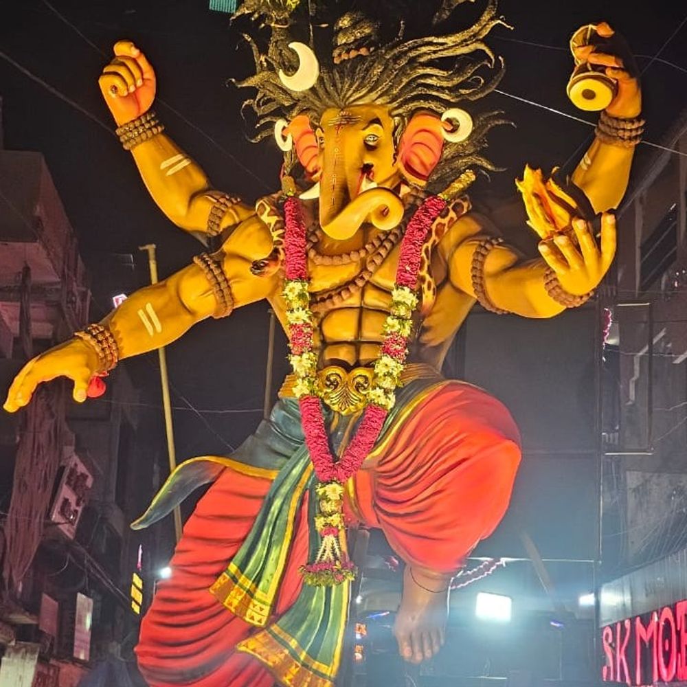 રાજપીપળામાં કરજણ નદી કિનારે કુત્રિમ તળાવોમાં ગણપતિ વિસર્જન:મૂર્તિઓ વધતા બે તળાવ બનાવાયા, પોલીસનો ચુસ્ત બંદોબસ્ત