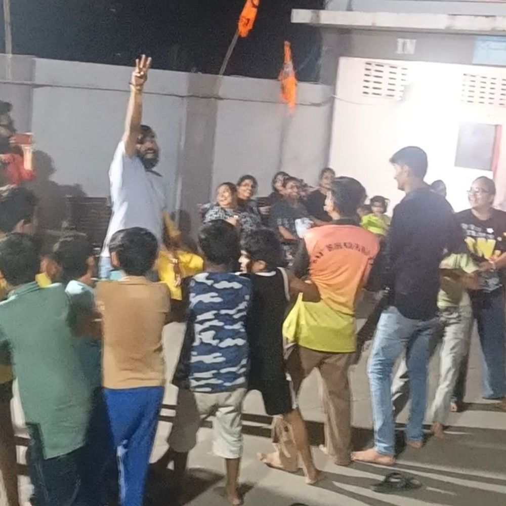વીર એક્ઝોટિકા બિલ્ડિંગમાં શ્રીજીની વિદાય પહેલા બાળકોએ ગેમ્સ રમી:10 દિવસ પૂજન-આરતી બાદ સત્યનારાયણ કથા અને 56 ભોગનું પણ આયોજન કરાયું