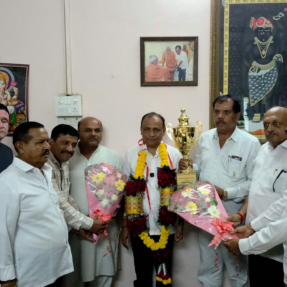 નર્મદા સુગર ફેક્ટરીને ફાઇનાન્સિયલ મેનેજમેન્ટમાં પ્રથમ ક્રમનો રાષ્ટ્રીય એવોર્ડ:કેન્દ્રીય મંત્રી નિતિન ગડકરીના હસ્તે સન્માન, સંસ્થાનો આ 25મો એવોર્ડ