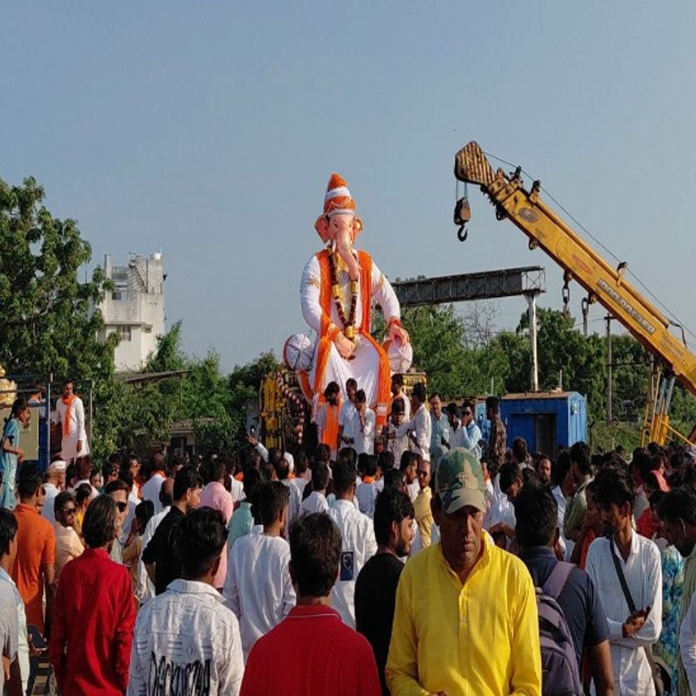 'ગણપતિ બાપ્પા મોરિયા, અગલે બરસ તું જલ્દી આના':દરિયાકાંઠે વાજતે-ગાજતે શ્રીજીને ભાવભરી વિદાય, વિસર્જન યાત્રામાં ઉમટ્યું ભક્તિનું ઘોડાપૂર