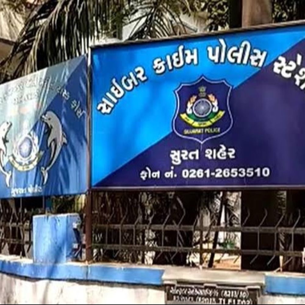 દિલ્હીના જોઈન્ટ સેક્રેટરી બની સુરતી સાથે ઠગાઈ:વીમા લોકપાલના નામે બનાવટી ચેક અને NPCI-GSTના પત્રો મોકલી 1.50 કરોડ પડાવ્યા