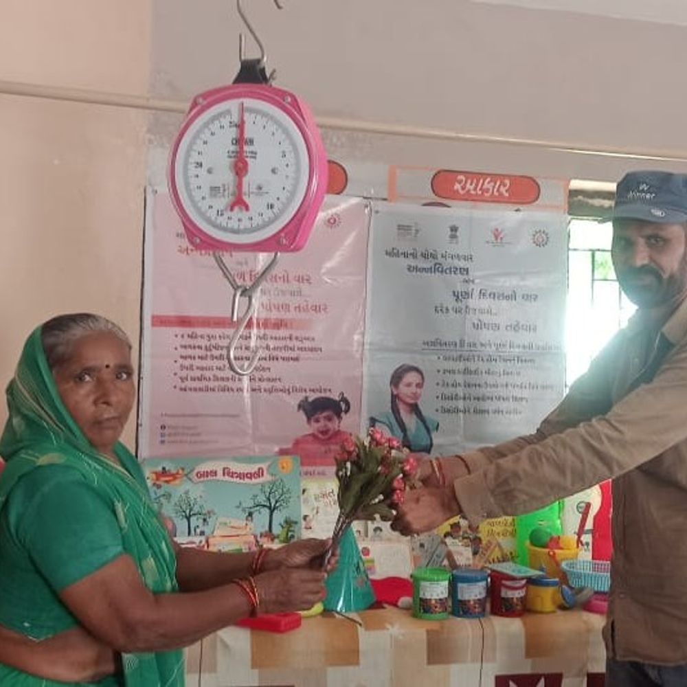 દેવળીયા આંગણવાડીમાં આંગણ ઉત્સવ ઉજવાયો:સરપંચ, તલાટી, શિક્ષકો અને વાલીઓની હાજરીમાં બાળકોએ વિવિધ પ્રવૃત્તિઓ કરી