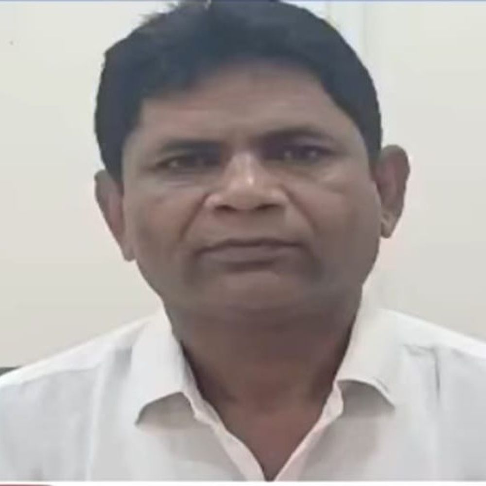 ઉદવાડાના સરપંચ-ઉપસરપંચ ₹3 લાખની લાંચ કેસમાં સસ્પેન્ડ:ACBની કાર્યવાહી પછી DDOએ કડક નિર્ણય લીધો, મહિલા સભ્ય સામે પણ તપાસ ચાલુ