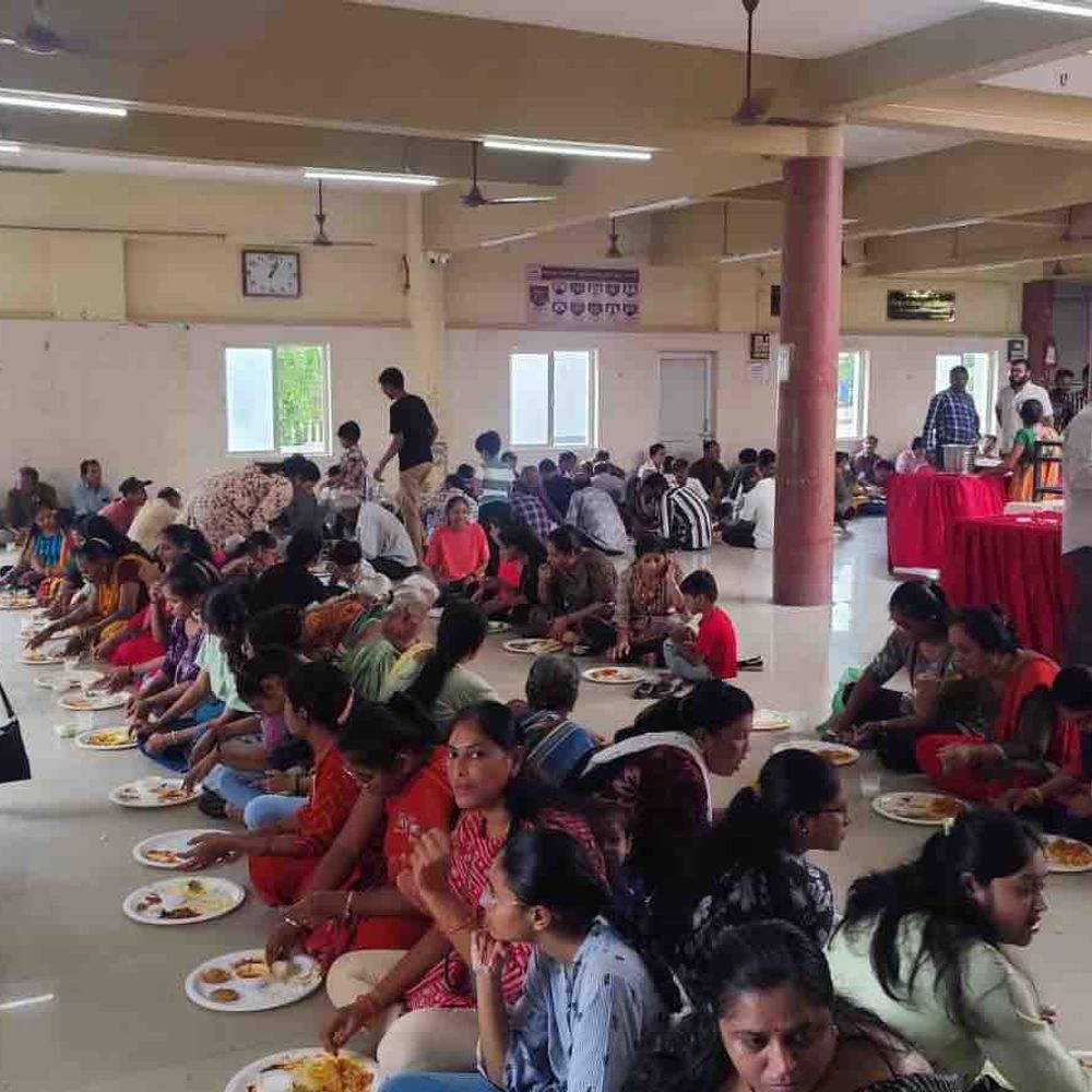 મોરબીમાં દરજી જ્ઞાતિનો 'જ્ઞાતિ મનોરથ' સમૂહ ભોજન કાર્યક્રમ સંપન્ન:લખધીરવાસ સ્થિત વાડી ખાતે બ્રહ્માણી માતાજીની પ્રેરણાથી ભવ્ય આયોજન કરાયું