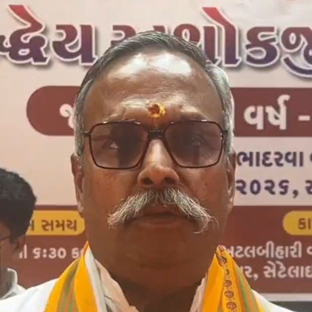 35 હજારનું ધર્માંતરણ, 6500 દીકરીઓ લવ જેહાદનો શિકાર બની:રાજકોટમાં વિહિપના પૂર્વ પ્રમુખ અશોકજી સિંઘલના જન્મ શતાબ્દી વર્ષના કાર્યક્રમમાં ખૂલાસો, 'નવરાત્રીમાં માત્ર હિન્દુઓને જ પ્રવેશ મળવો જોઈએ'