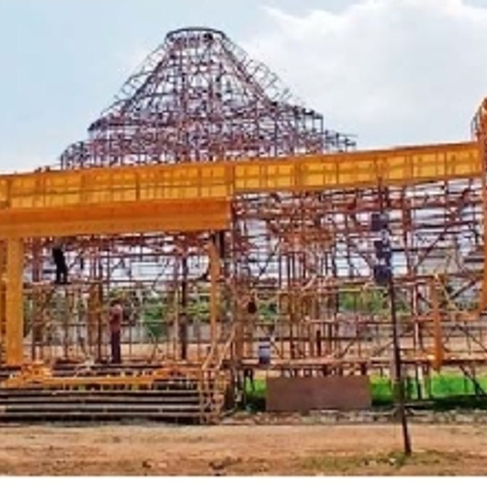 એકલતા દૂર કરવા 4-5 બંગાળીએ શરૂ કરેલી દુર્ગાપૂજા:એકલતા દૂર કરવા 4-5 બંગાળીએ શરૂ કરેલી દુર્ગાપૂજા આજે 89 વર્ષની પરંપરા બની ગઈ