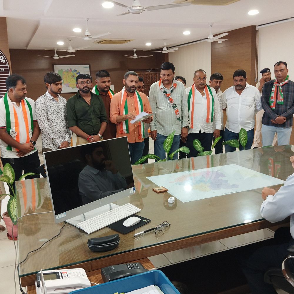 મુખ્ય ચૂંટણી કમિશનરને હોદા પરથી હટાવવાની માંગ:મોરબી કોંગ્રેસે વોટ ચોરી અને અનિયમિતતાના આરોપ સાથે કલેક્ટરને આવેદનપત્ર આપ્યું