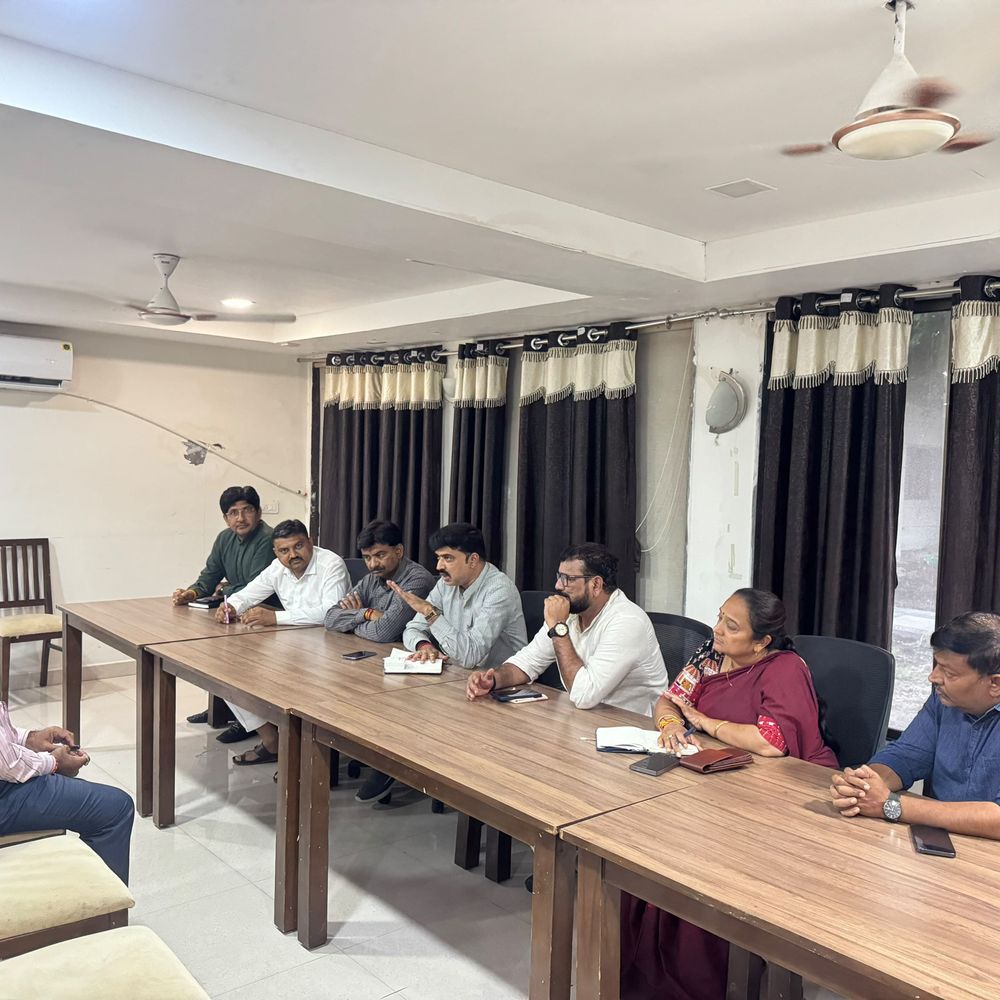 સુરેન્દ્રનગર મનપાની કામગીરી ઝડપી બનાવવા જિલ્લા ભાજપ પ્રમુખ એક્શનમાં:તમામ કમિટીના ચેરમેનો અને અધિકારીઓ સાથે બેઠક યોજી, બેદરકારી સામે કાર્યવાહીની ચેતવણી આપી
