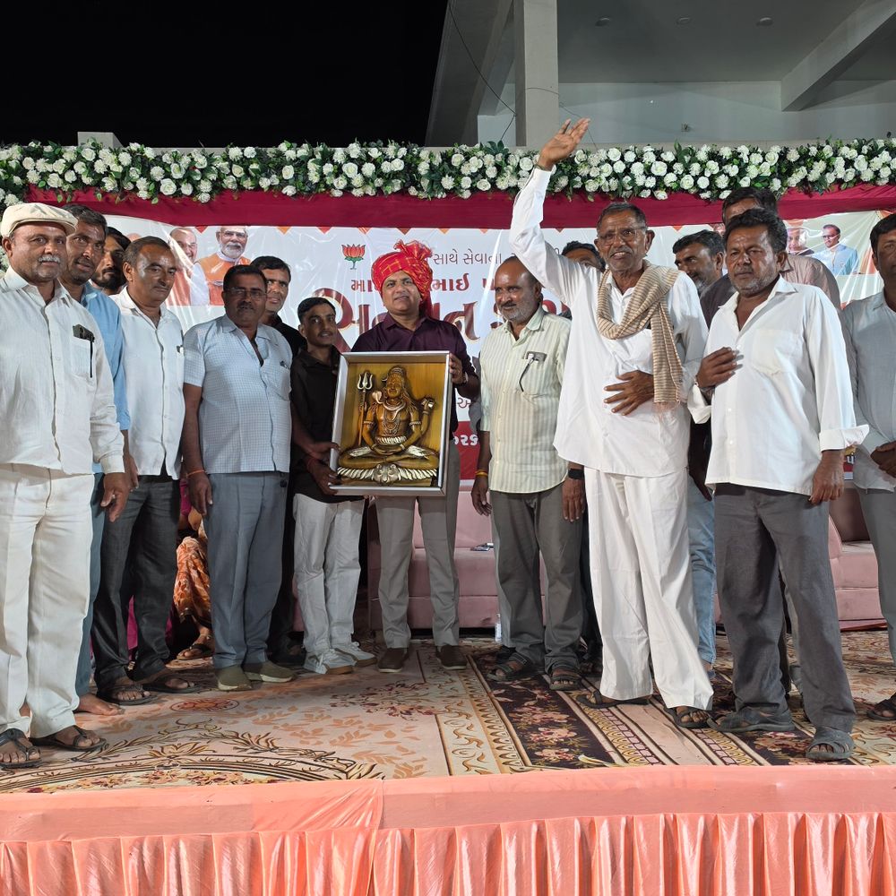 ઓમનાથ મહાદેવ મંદિરે રાજ્યસભા સાંસદ માનસિંહ પરમારનું સન્માન:ભાજપના ગ્રામ્ય અને શહેર મંડળે સન્માન કર્યું, અનેક આગેવાનો હાજર રહ્યા
