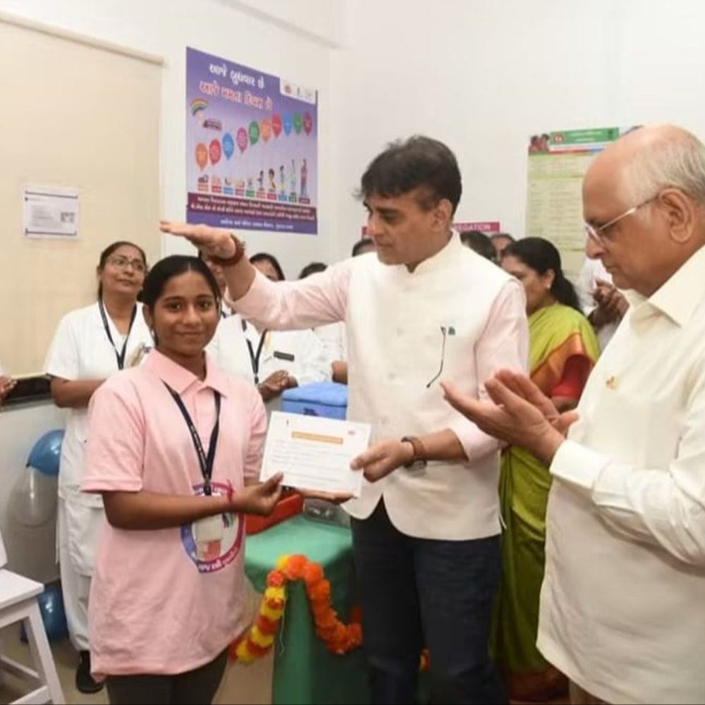 ગુજરાત HPV રસીકરણમાં દેશભરમાં પ્રથમ:7.30 લાખ કિશોરીને મળ્યું સર્વાઇકલ કેન્સર સામે સુરક્ષાકવચ, માત્ર 3 મહિનામાં 100% રસીકરણ