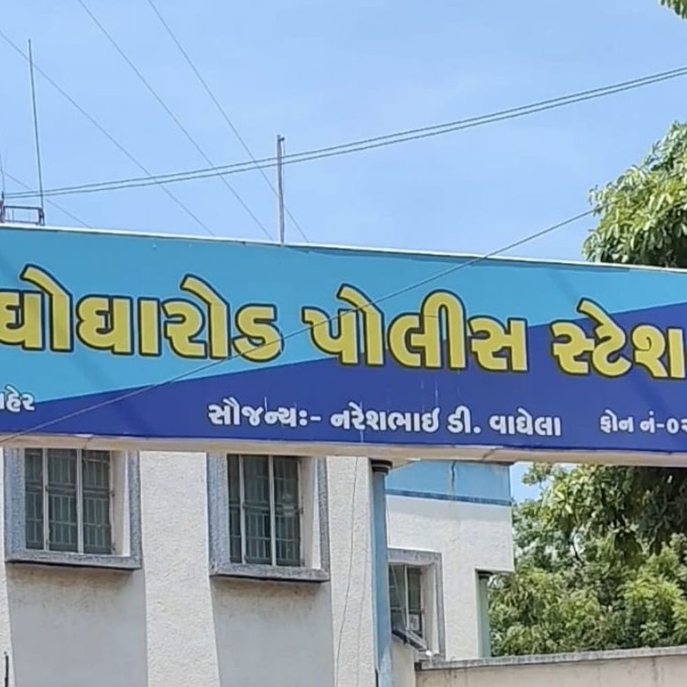 લઘુશંકા કરવા બાબતે બોલાચાલી બાદ પાઈપ વડે હુમલો:સરદારનગર સર્કલ પાસે ટાયરના દુકાનદારે આધેડ અને તેમના સંબંધીને ફટકાર્યા