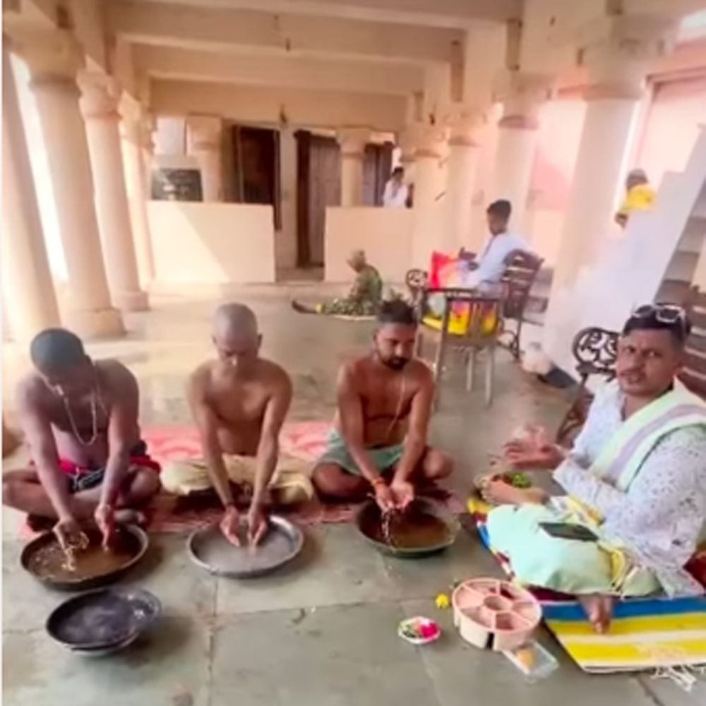 દ્વારકામાં શ્રાદ્ધ પક્ષ: ગોમતી ઘાટે પિતૃતર્પણ માટે ભાવિકોનો ઉત્સાહ