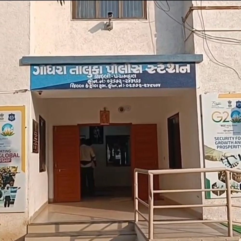પંચમહાલમાં મજૂરી મુદ્દે હુમલો, વિદ્યાર્થીને માર માર્યો:ગોધરામાં શ્રમિક પર લાકડીઓથી હુમલો, સ્કૂલમાં વિદ્યાર્થીને લાફા ઝીક્યા; મહિલાના ખાતામાંથી ₹1 લાખની છેતરપિંડી