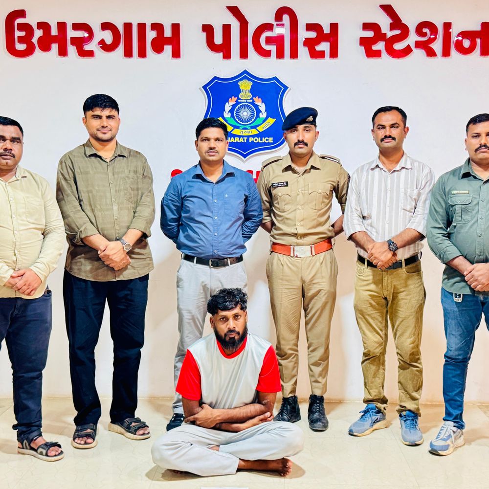 ઉમરગામના ગોવાડામાં દંપતી ગણપતિ વિસર્જનમાં ગયું, ઘરમાં તસ્કરો ઘૂસ્યા:પોલીસે રૂ. 1.98 લાખના સોનાના દાગીના સાથે આરોપીને ઝડપી જેલભેગો કર્યો