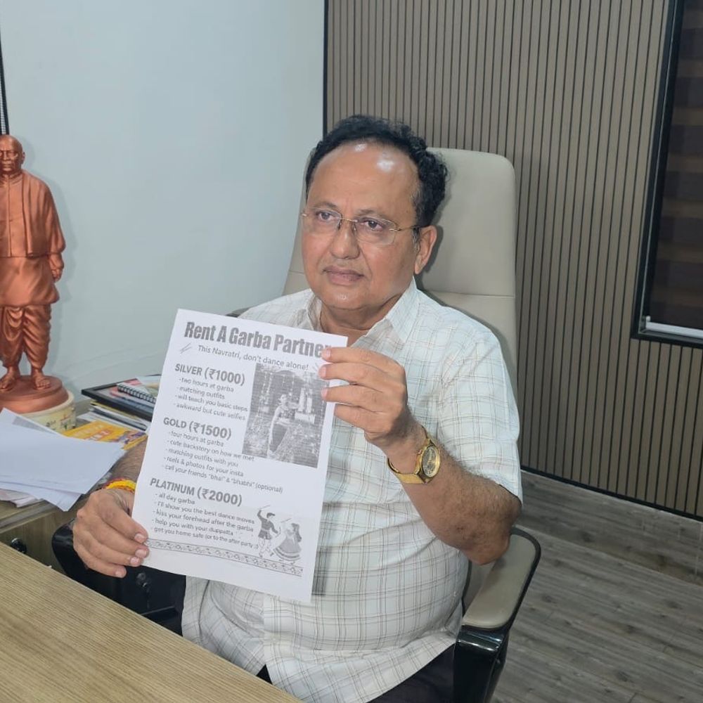 સુરતના સાંસદે કહ્યું- 'ગરબામાં સનાતન ધર્મના લોકોને જ પ્રવેશ મળે':આયોજકોને ખેલૈયાના ID ચેક કરવા અપીલ, 'રેન્ટ એ પાર્ટનર' સ્કીમને લઈ તપાસની માગ કરી