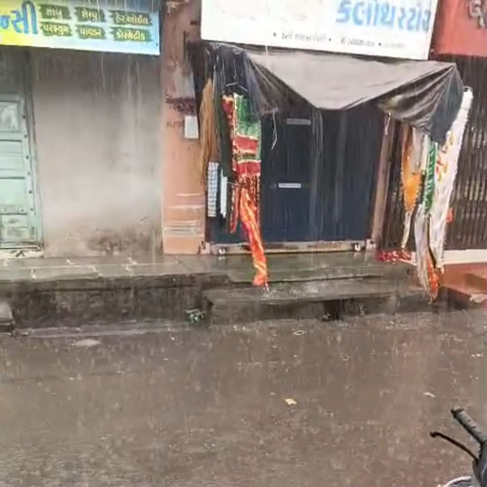વાતાવરણમાં પલટો, મેઘાવી માહોલ‎:કાલાવડમાં પવન સાથે મુશળધાર પોણો ઇંચ