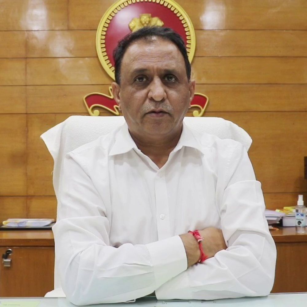 વેરાવળ ચોપાટી પર સામૂહિક સફાઈનું આયોજન:સેવા સંકલ્પ અભિયાન હેઠળ સવારે 8થી 9 વાગ્યા સુધી શ્રમદાન; કલેક્ટરે જોડાવા અપીલ કરી