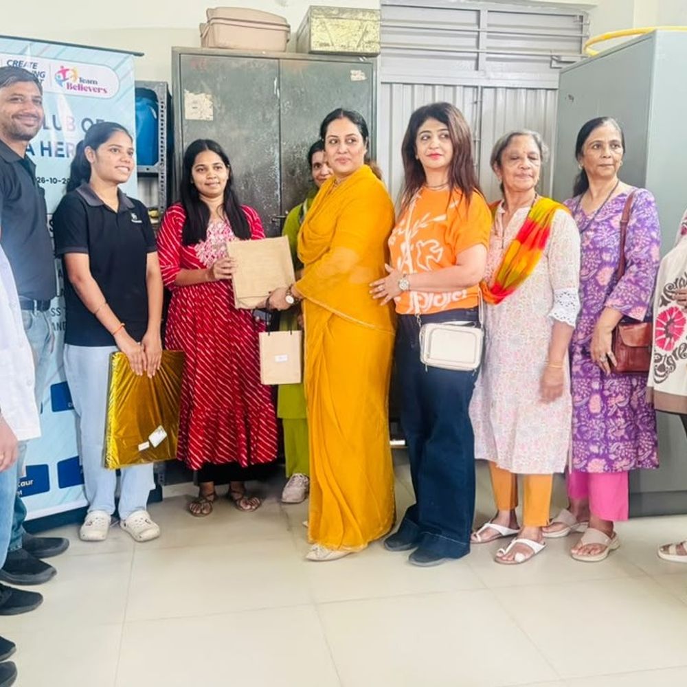 ડુમાડ શાળામાં 180 વિદ્યાર્થીઓ માટે મફત આંખ તપાસ કેમ્પ યોજાયો:રોટરી ક્લબ અને ઓપ્ટિક હાઉસના સહયોગથી 28 જરૂરિયાતમંદને ચશ્મા અપાયા
