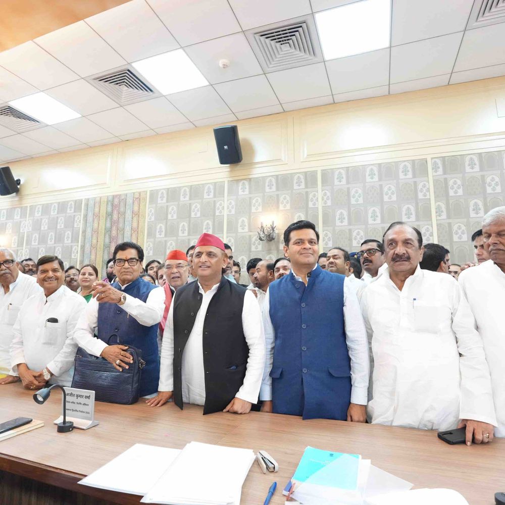 ધનરાજ નથવાણી સમાજવાદી પાર્ટીના રાજ્યસભા ઉમેદવાર બન્યા:અખિલેશ યાદવની હાજરીમાં ઉમેદવારી પત્ર ભર્યું, 16 ઓક્ટોબરે ચૂંટણી
