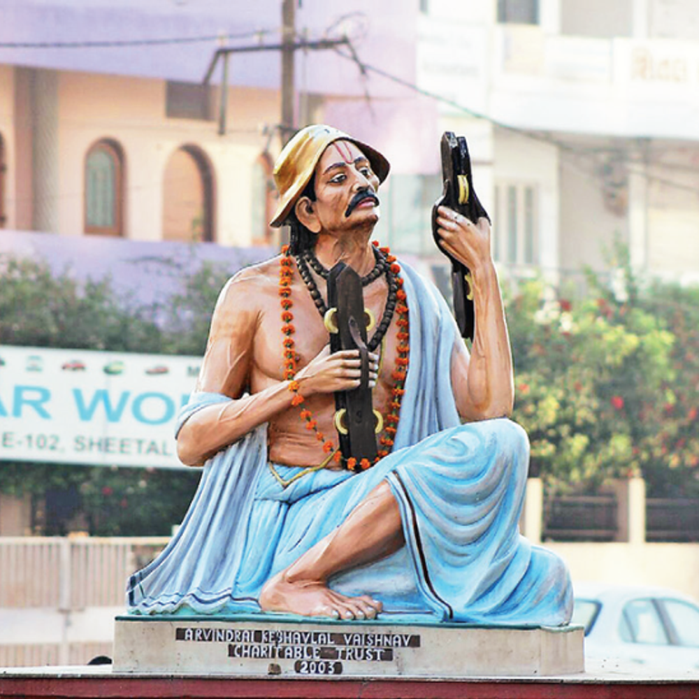 પિતા: ઘરનો મોભ, સમાજનો આધાર - જીવનના કડવા ઘૂંટડા સહન કરનાર