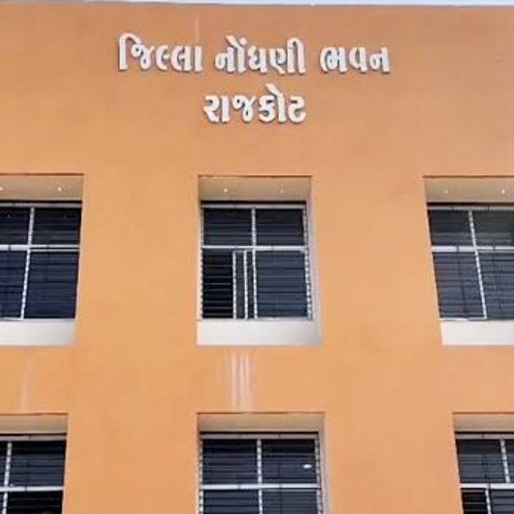 રાજકોટમાં દસ્તાવેજોની નોંધણીમાં 15 ટકાનો ઘટાડો!:સપ્ટેમ્બરમાં 12,524 મિલકતોનું વેંચાણ જે ઓગસ્ટ કરતા 1,440 ઓછા, રૂ.74.41 કરોડની આવક