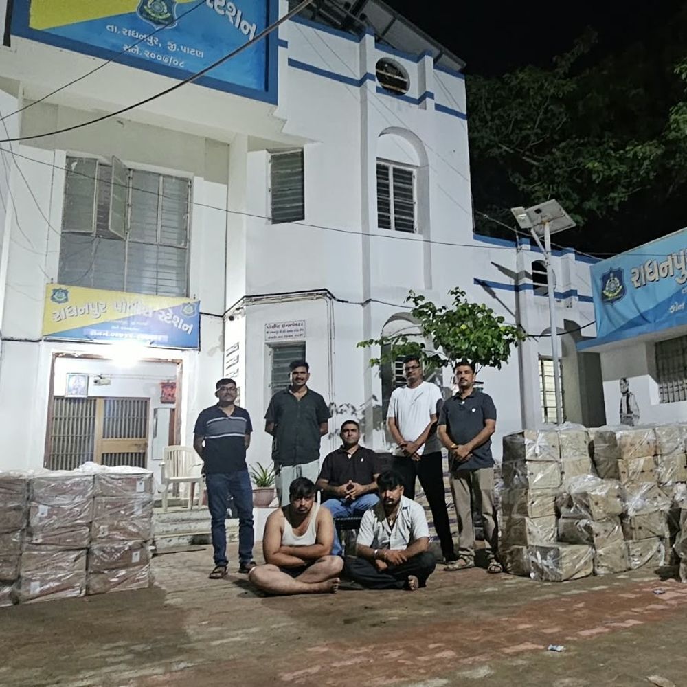 રાધનપુર નજીક ડમ્પરના ગુપ્ત ખાનામાંથી 18.94 લાખનો વિદેશી દારૂ ઝડપાયો:પાટણ LCB એ 44.04 લાખનો મુદ્દામાલ જપ્ત કરી 2 ને પકડ્યા