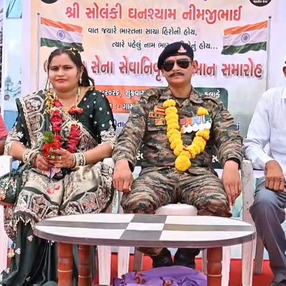 બોટાદના ઘનશ્યામ સોલંકી 17 વર્ષની દેશસેવા બાદ નિવૃત્ત:પરિવારજનોએ સન્માન સમારોહ યોજ્યો, રાજસ્થાનથી કાશ્મીર સુધી ફરજ બજાવી, મછલ સેક્ટરમાં 2 વર્ષ તૈનાત રહ્યા