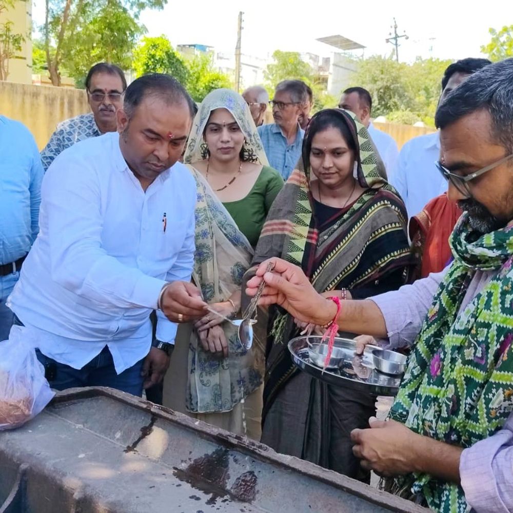 પાટણમાં 94 લાખના ખર્ચે નવો સીસી રોડ બનશે:હરિહર મહાદેવથી એમ.કે. સ્કૂલ સુધીના માર્ગના નવીનીકરણનું ખાતમુહૂર્ત કરાયું