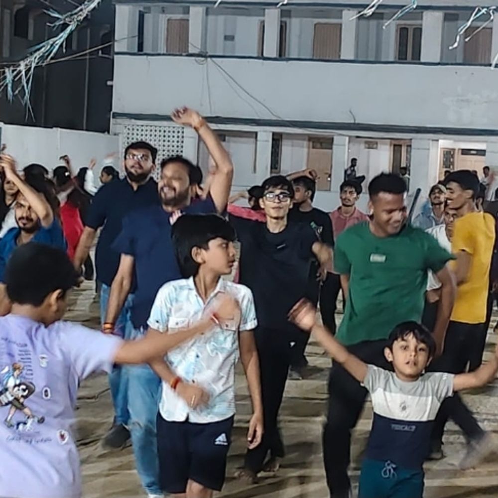 ગરબામાં ‘મંડળી’ અને વિસ્તૃત ટીમલીનો નવો ટ્રેન્ડ: ખેલૈયાઓ 20 સ્ટેપની પ્રેક્ટિસમાં વ્યસ્ત
