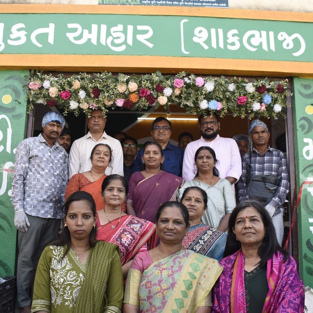 સુરેન્દ્રનગરમાં પ્રાકૃતિક કૃષિ વેચાણ કેન્દ્ર શરૂ:આંબેડકર ચોક સ્થિત મ્યુનિસિપલ શોપિંગ સેન્ટર ખાતે લોકાર્પણ; ખેડૂતોને સીધું બજાર મળશે
