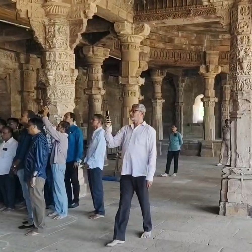 ભરૂચ જામા મસ્જિદ વિવાદ: જૈન સમાજે મુલાકાત લઈ દાવા કર્યા:જૈન સમાજે સ્થળને આસ્થાનું કેન્દ્ર ગણાવી પરત સોંપવાની માંગ કરી