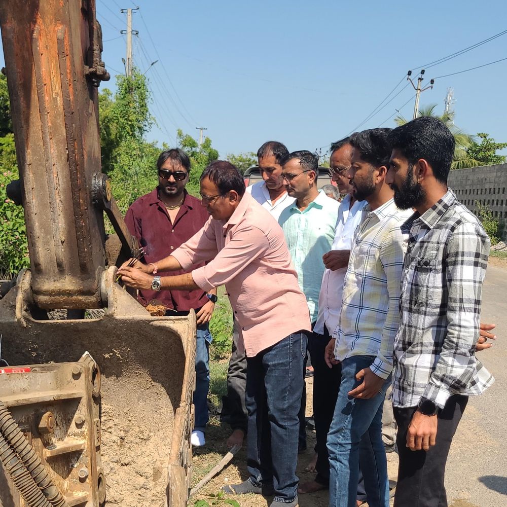 પોરબંદરના રતનપર ગામમાં નવા હેડવર્કસનું કામ શરૂ:2 લાખ લીટરનો સંપ અને 1 લાખ લીટરની ટાંકી બનશે; 4 માસમાં 4,000 લોકોને પાણી મળશે