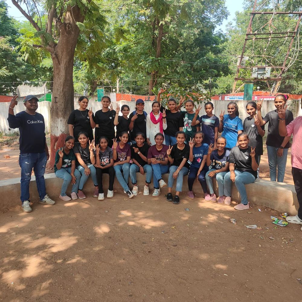 વઢવાણ ખેલ મહાકુંભમાં એક જ શાળાની 17 વિદ્યાર્થીનીઓ ચમકી:એ.જી. પટેલ કન્યા વિદ્યાલયની દીકરીઓએ એથ્લેટિક્સમાં મેળવ્યા પ્રથમ, દ્વિતીય અને તૃતીય સ્થાન