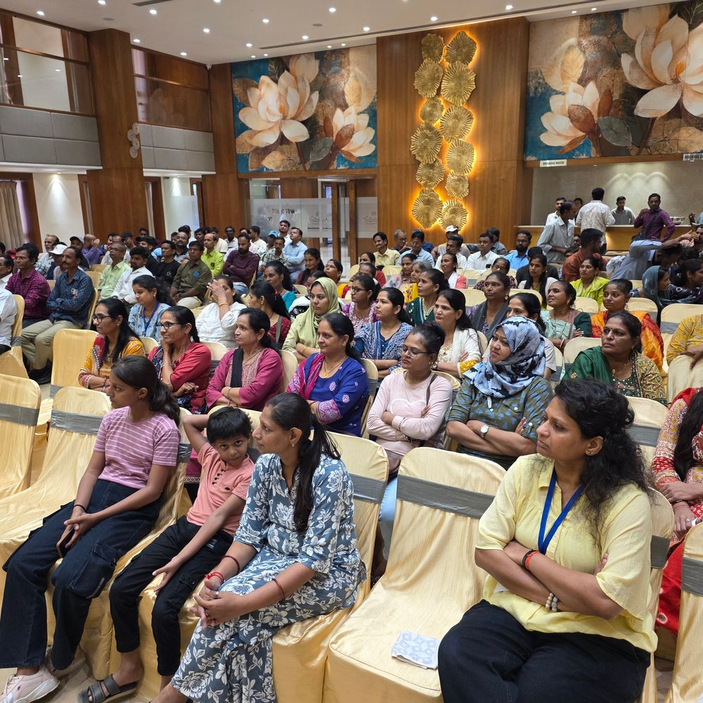 હિંમતનગરમાં 27મો ગાંધી જયંતિ ઉત્સવ ઉજવાયો:સાબરકાંઠા બધિર મંડળે આયોજન કર્યું, ધારાસભ્ય વી.ડી. ઝાલાએ પ્રારંભ કરાવ્યો