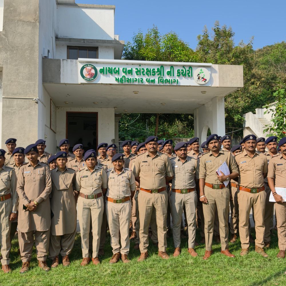મહીસાગરમાં વનરક્ષક-વનપાલ કર્મચારીઓએ 5 માંગણીઓ માટે આંદોલનનું એલાન કર્યું:નાયબ વન સંરક્ષકને આવેદનપત્ર આપી પડતર માંગણીઓ રજૂ કરી