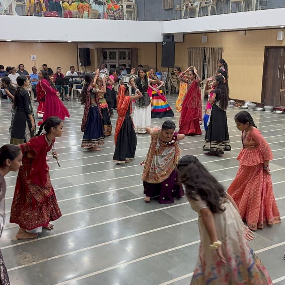જામનગરની ‘સરગમ નવરાત્રી’માં 144 દીકરીઓ ગરબે રમશે, ડાકલા, અઘોર નગારા અને પેરોડી રાસનો ઉમેરો