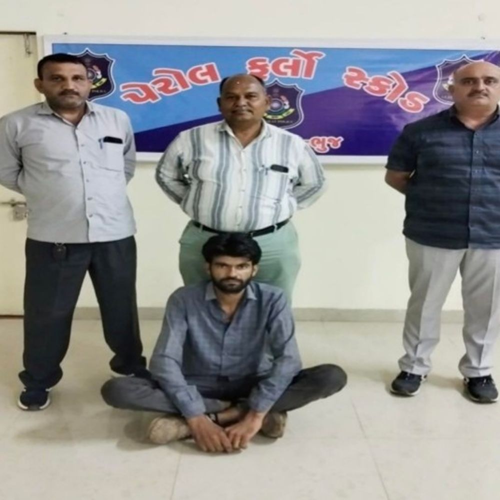 ખાવડા ચોરી કેસનો રાજસ્થાની આરોપી જામનગરથી ઝડપાયો:લાંબા સમયથી ફરાર રામદીન જાટને ભુજ પેરોલ ફર્લો સ્કોડે ટેકનિકલ સર્વેલન્સથી પકડ્યો