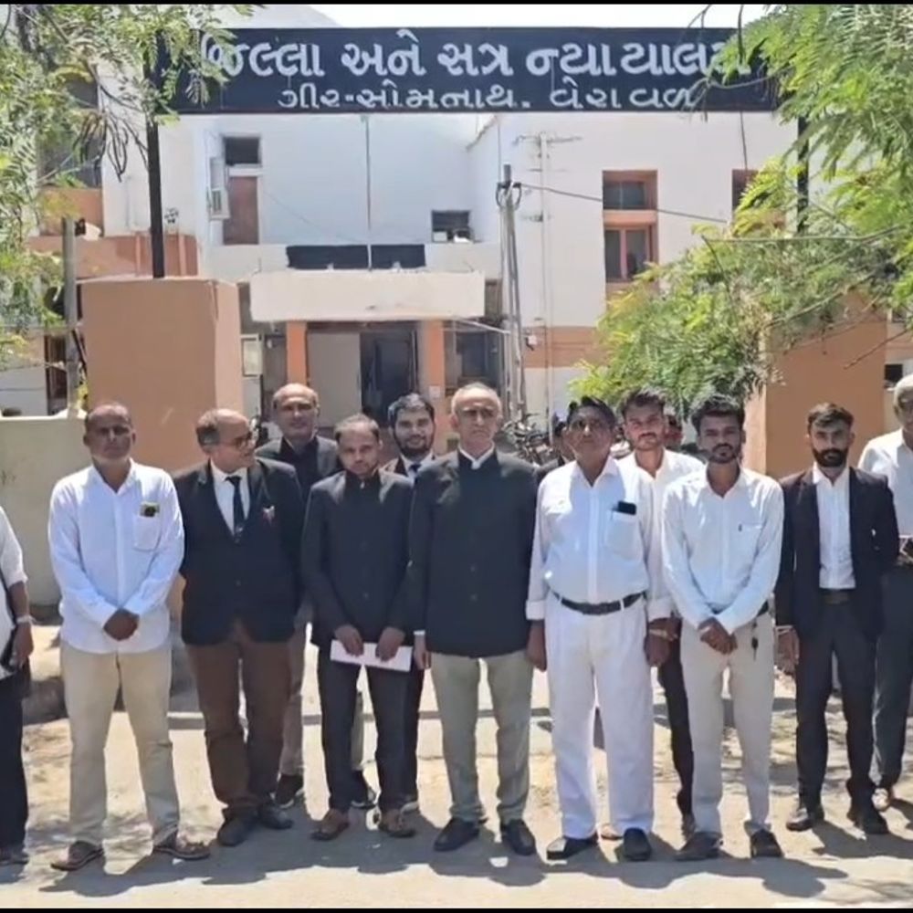 રેન્ટ એક્ટની સત્તા કોર્ટ પાસેથી છીનવવાના વિરોધમાં વકીલોની હડતાળ:500થી વધુ વકીલો કોર્ટ કામગીરીથી અળગા રહ્યા; કન્ઝ્યુમર-લેબર કોર્ટની પણ માંગ